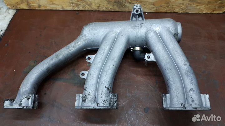 Впускной коллектор mercedes W123 ом617