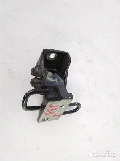 Петля двери задней левой нижняя фольксваген туаре