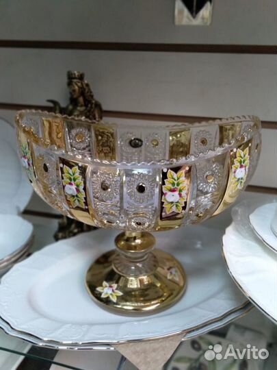 Конфетница на ножке, фруктовница