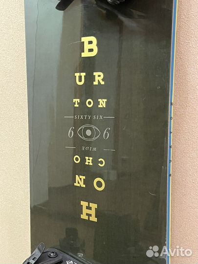 Сноуборд burton с креплениями и ботинками