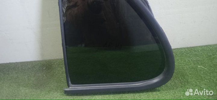 Стекло заднее левое Nissan Micra K12E CR12DE 2007