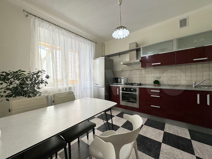 2-к. квартира, 64 м², 3/8 эт.