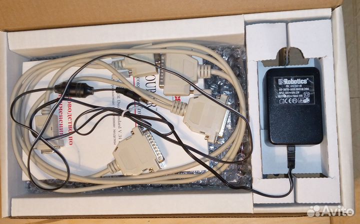 US Robotics Courier V. Everything with V.34 BOX