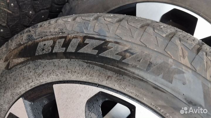 Bridgestone Blizzak Spike-02 SUV 235/60 R18 107