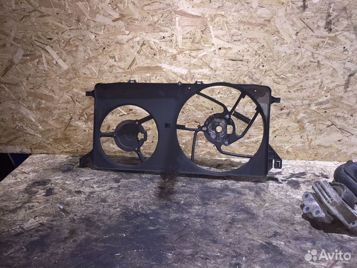 Диффузор вентилятора Ford Transit