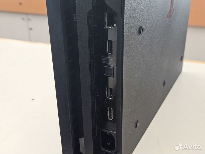 Игровая приставка PlayStation 4 Pro 1Tb