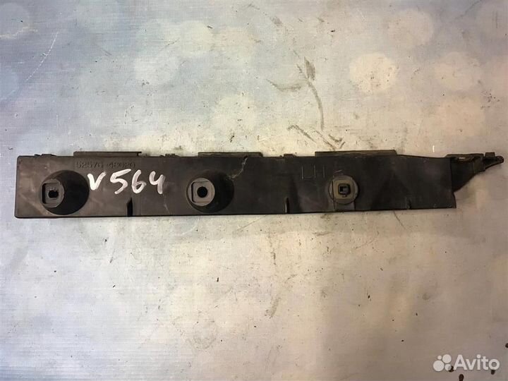 Кронштейн заднего бампера левый 52576-48020