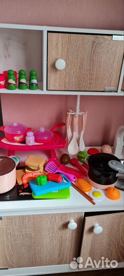 Кухня для девочки деревянная