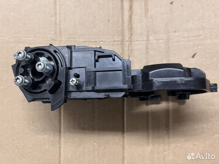 Мотор складывания левого зеркала Toyota RAV4 xa 50