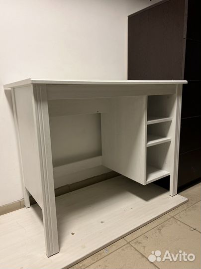 Компьютерный письменный стол IKEA Brusali