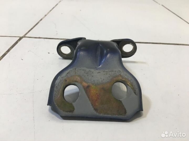 Петля двери задней правой нижняя Great Wall Safe G