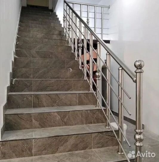 Пeрилa для лестниц / пopучни из нeржавейки