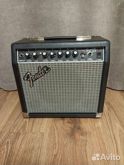 Комбоусилитель Fender Frontman 15R