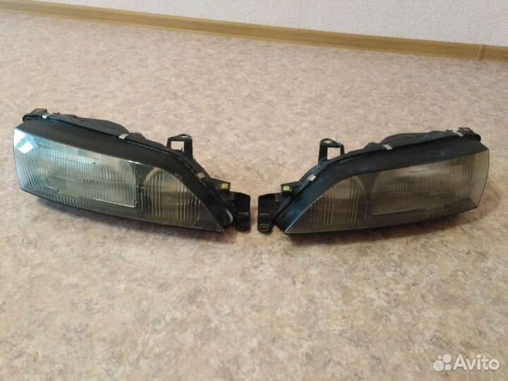 Продам фары на Toyota Curren