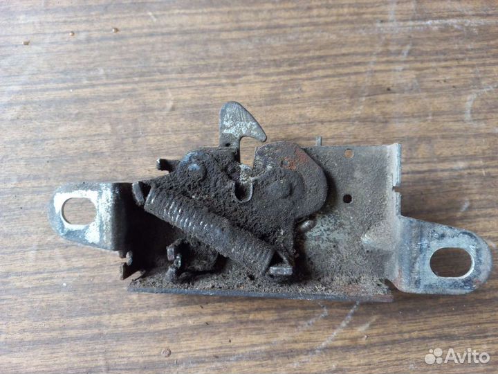 Замок капота и багажника Лада Гранта