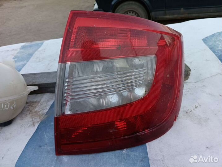 Фонарь задний правый Skoda Rapid