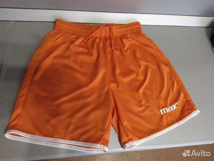 Футболка новая на мальчика р 152