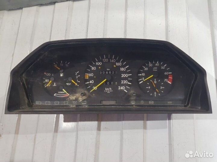 Панель приборов Mercedes-Benz Е Class W124