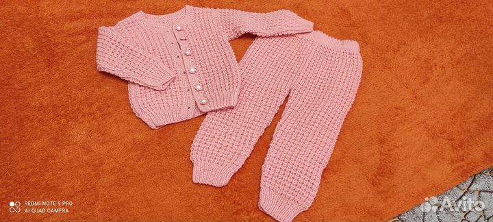 Костюм вязаный новый на 2-3 года