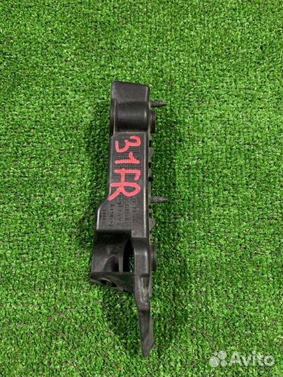 Кронштейн переднего бампера правый передний правый