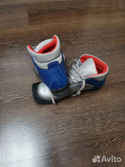 Лыжные ботинки детские 37 размер