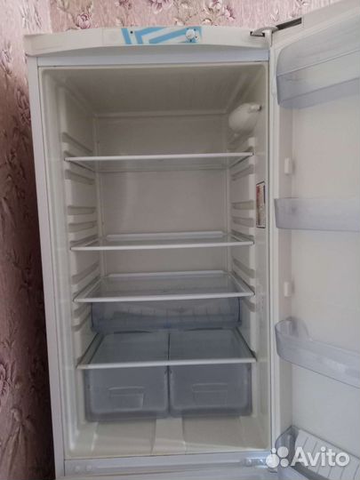 Холодильник бу Indesit B 18