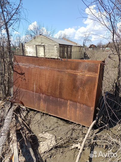 Бак для воды железный