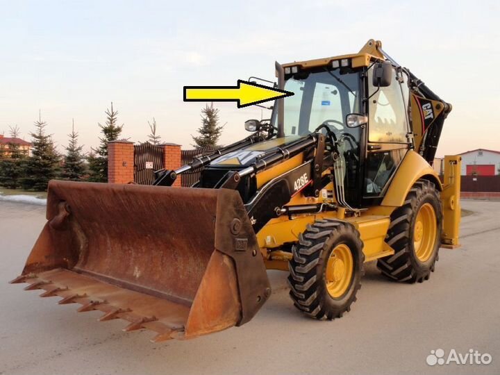 Стекло лобовое верхнее на Caterpillar 428 e