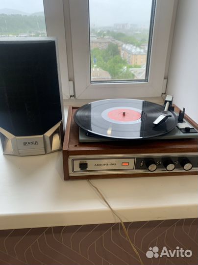 Проигрыватель винила(в резерве для Максима)