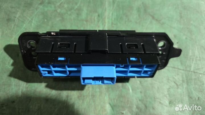 Б/У Кнопка обогрева руля lexus RX300 lexus RX300