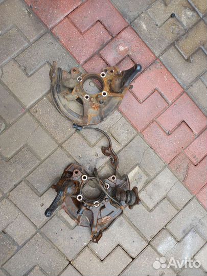 Mitsubishi l200 4 поворотный кулак