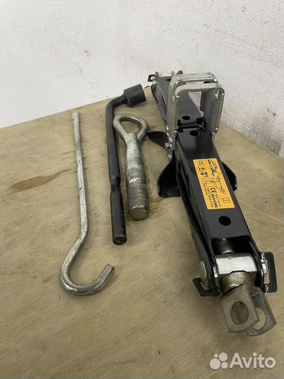 Домкрат Nissan qashqai