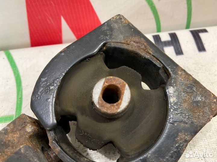 Опора (подушка) передняя Toyota Avensis T25 1zzfe
