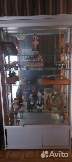 Шкаф-витрина