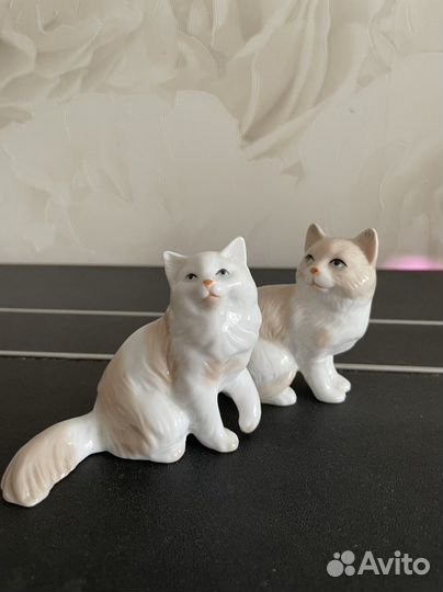 Фарфоровые статуэтки разные