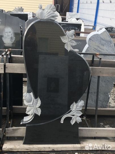 Гранитные памятники. Надгробные памятники