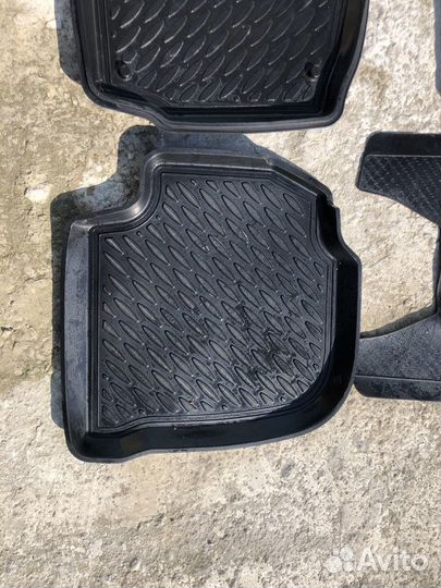 Автомобильные коврики резиновые Skoda