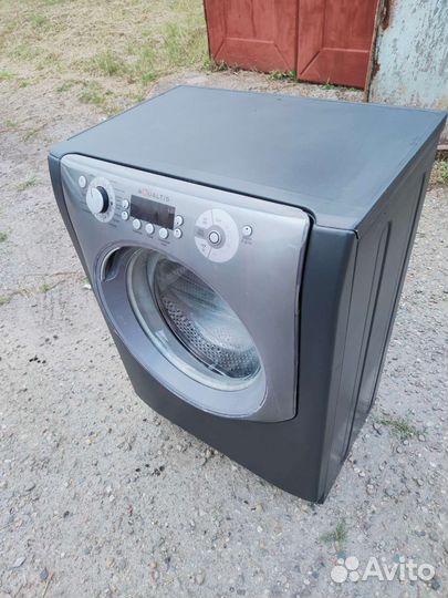 Стиральная машина HotPoint Ariston 8кг узкая