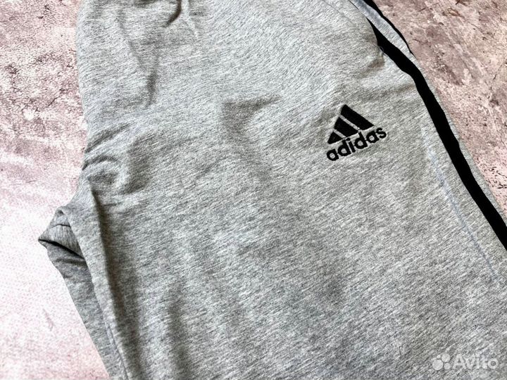 Спортивные костюмы Adidas