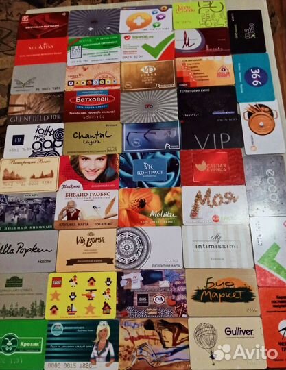 Разнообразные пластиковые карты 77штук