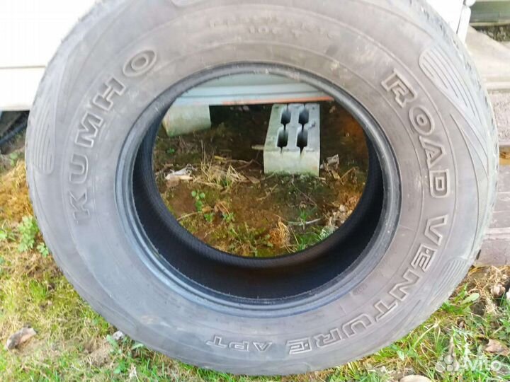 Kumho Road Venture APT KL51 235/75 R16