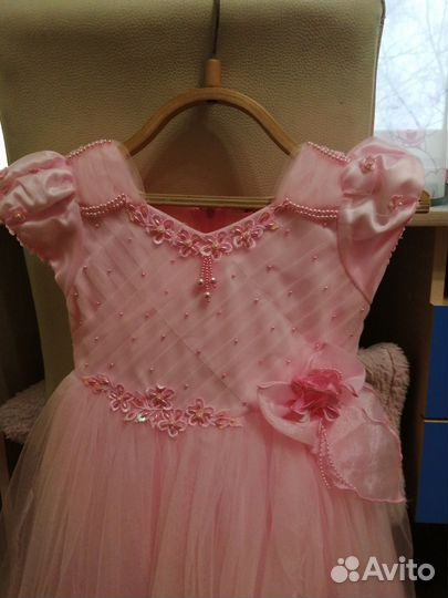 Праздничное платье для девочки