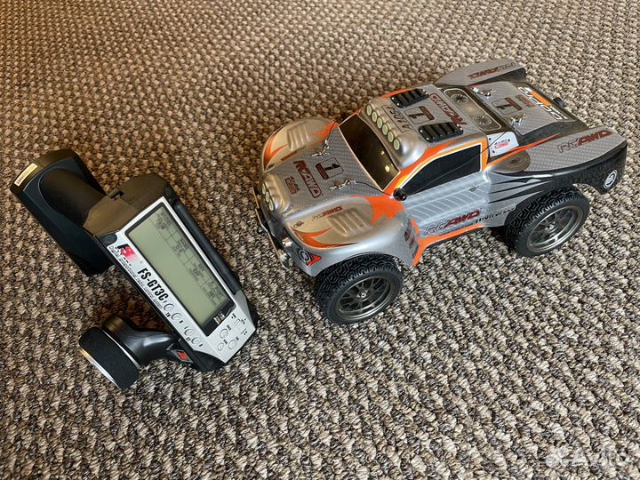 Радиоуправляемая модель RC Wltoys 1/18