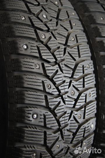 Bridgestone Blizzak Spike-02 215/55 R17 98T