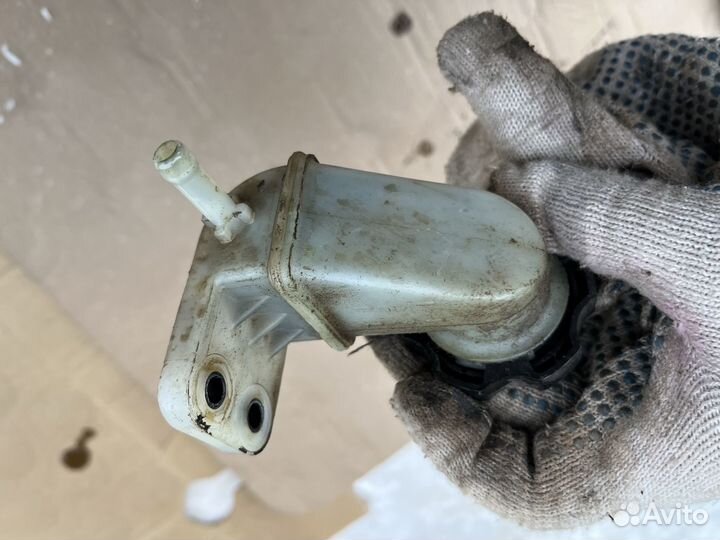 Бачок цилиндра сцепления Опель Антара