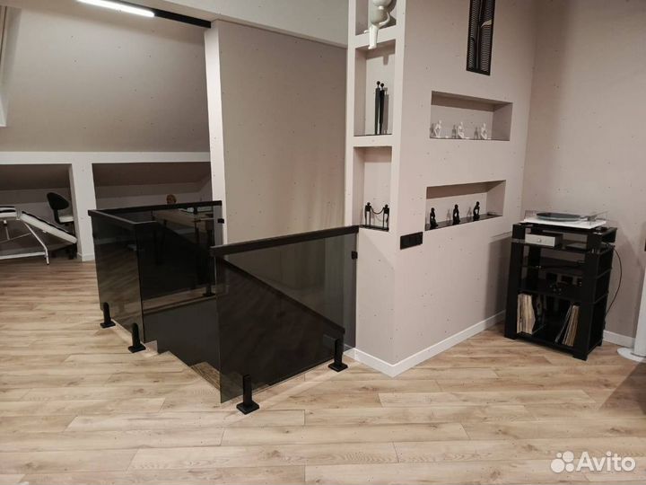 Стеклянные перила для лестниц