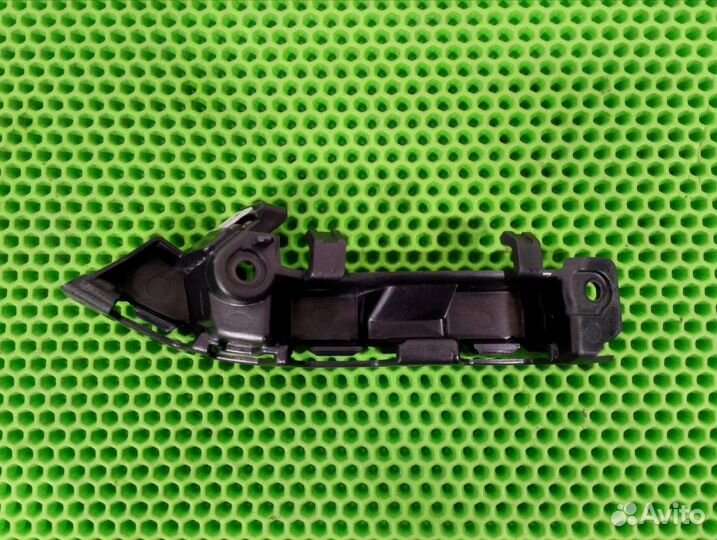 Кронштейн бампера задний правый Land Rover Range