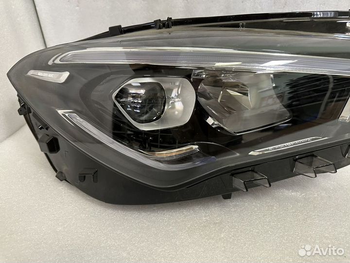 Фара правая LED High Performance Mercedes W118