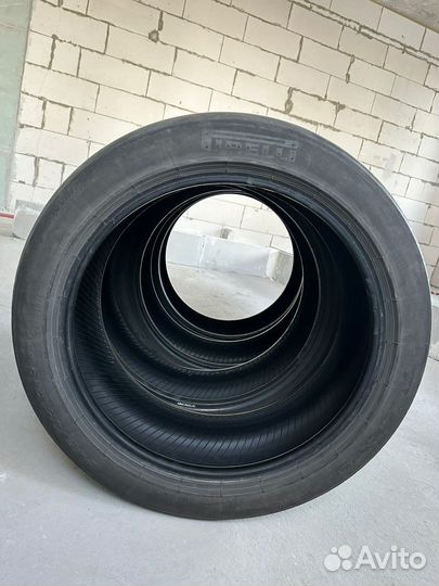 Pirelli P Zero 245/45 R19 и 275/40 R19