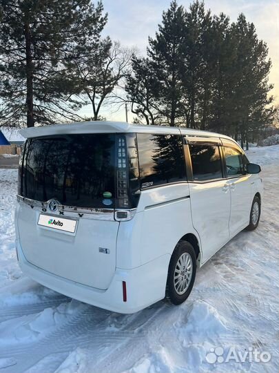 Toyota Voxy 1.8 CVT, 2015, 214 000 км